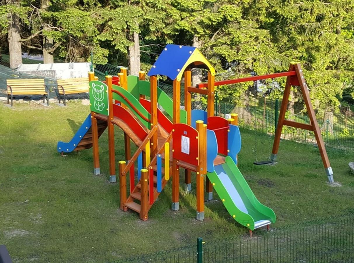 Wrzos Karkonoszy Apartment ชกลาร์สกา ปอเรมบา ภายนอก รูปภาพ