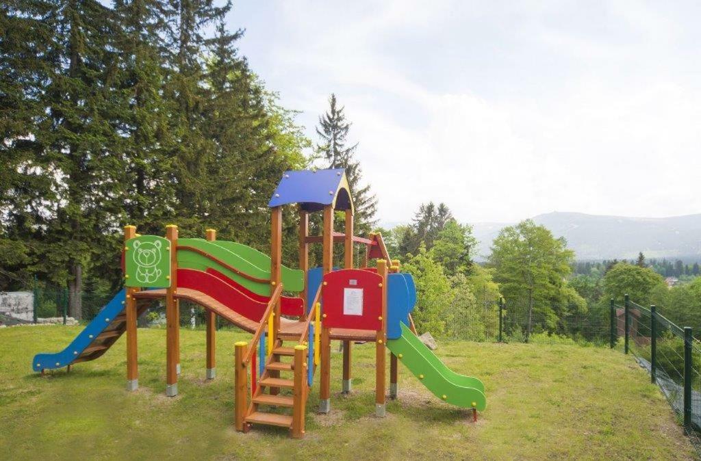 Wrzos Karkonoszy Apartment ชกลาร์สกา ปอเรมบา ภายนอก รูปภาพ