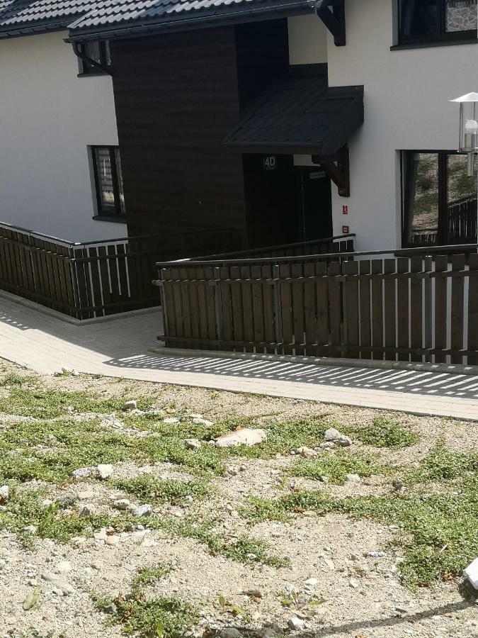 Wrzos Karkonoszy Apartment ชกลาร์สกา ปอเรมบา ภายนอก รูปภาพ