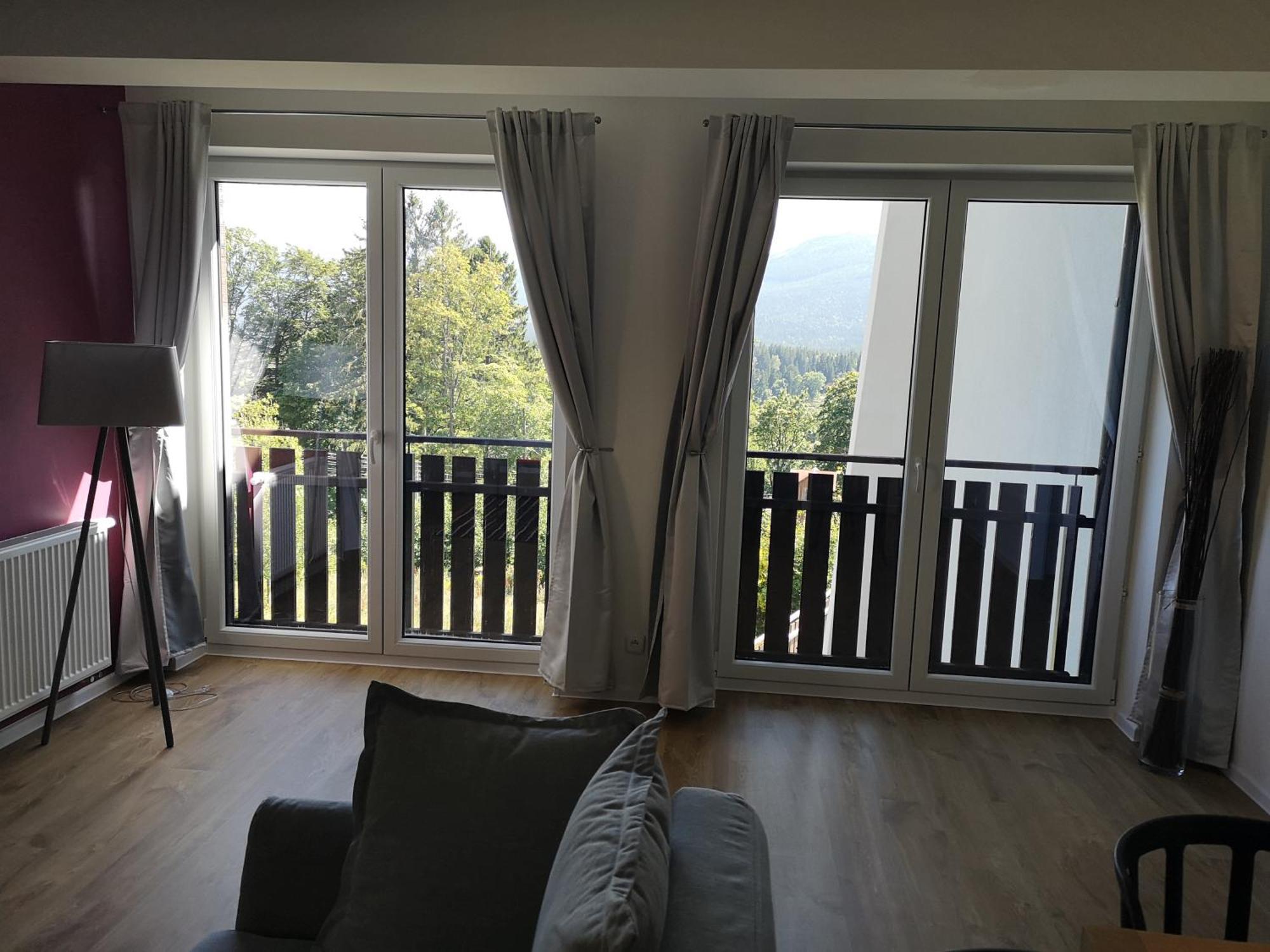 Wrzos Karkonoszy Apartment ชกลาร์สกา ปอเรมบา ภายนอก รูปภาพ
