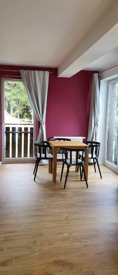Wrzos Karkonoszy Apartment ชกลาร์สกา ปอเรมบา ภายนอก รูปภาพ